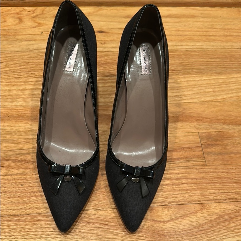 Tahari Alexa Black Heels with Metallic Bow & Patent Accent Women’s 9.5 Black - Picture 2 of 7